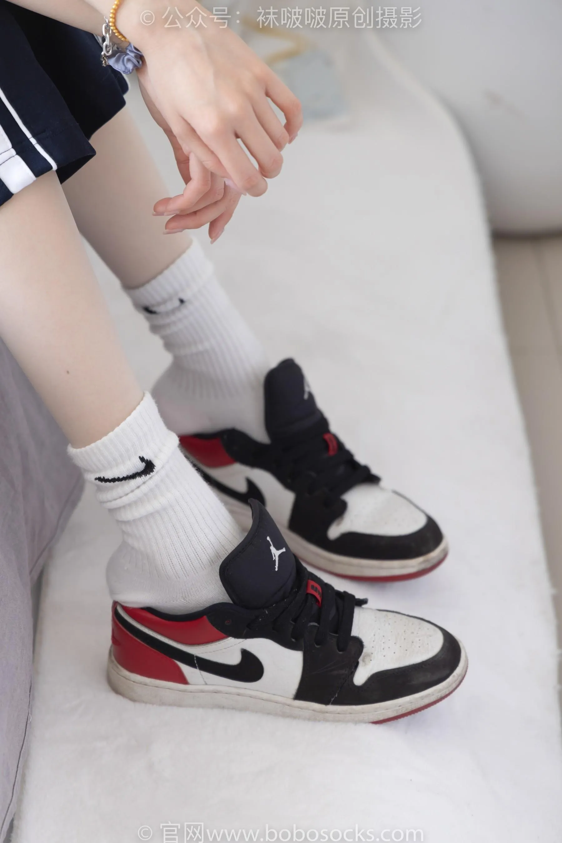 [BoBoSocks袜啵啵]NO.207 稚予-aj板鞋、白棉袜、油亮白丝、校服裤里丝 [87P]插图5